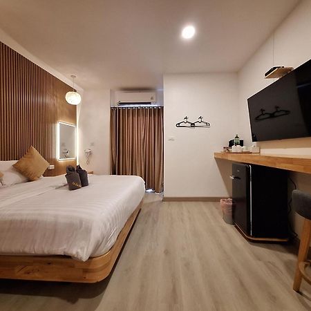 Koh Larn White House Hotel Екстериор снимка