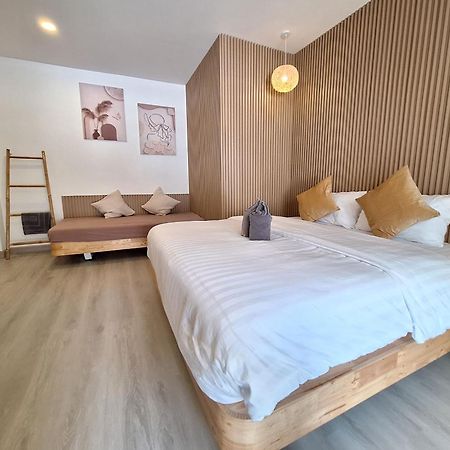 Koh Larn White House Hotel Екстериор снимка
