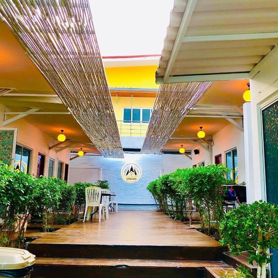 Koh Larn White House Hotel Екстериор снимка