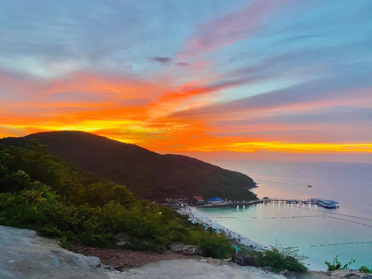 Koh Larn White House Hotel Екстериор снимка