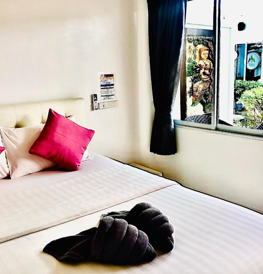 Koh Larn White House Hotel Екстериор снимка