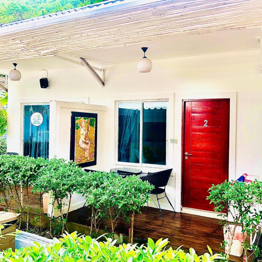 Koh Larn White House Hotel Екстериор снимка