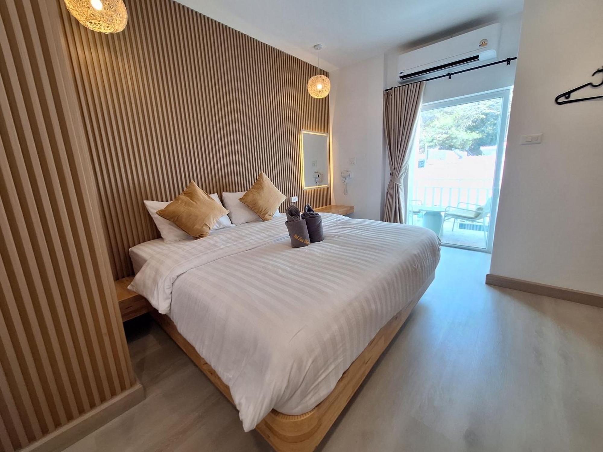 Koh Larn White House Hotel Екстериор снимка