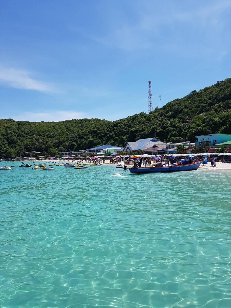 Koh Larn White House Hotel Екстериор снимка